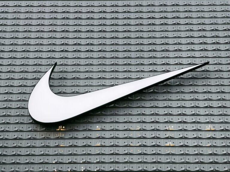 NFT Nike