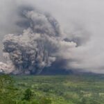 Erupsi Semeru Meningkat, Puan Minta Jalur Pendakian Ditutup Sementara