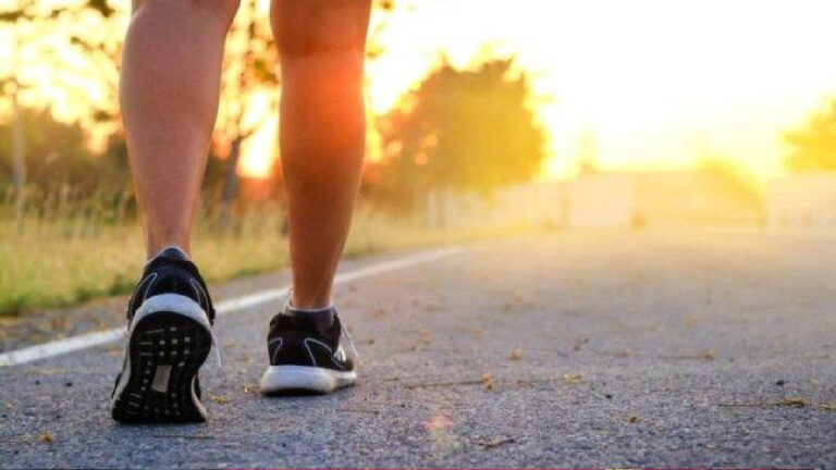 Jalan Kaki, Langkah Sederhana Menuju Hidup yang Lebih Sehat