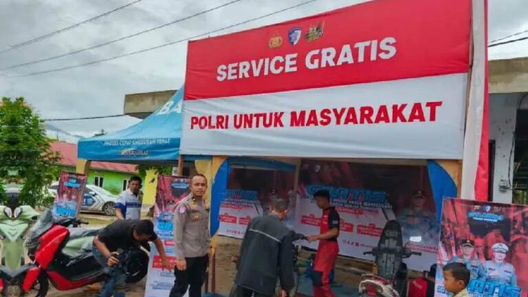 Servis Gratis dan Uluran Tangan Negara: Cara Polri Membantu Warga Bangkit dari Banjir Sumatera