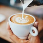 Studi Ungkap Minum Kopi 2–3 Cangkir Sehari Bisa Bantu Kurangi Stres