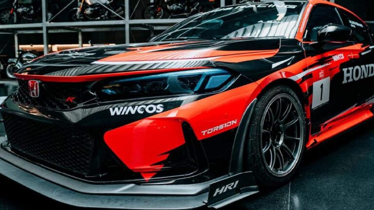 Honda Racing Indonesia Perkuat Ambisi Juara Lewat Brio RS dan Civic Type R di Mandalika
